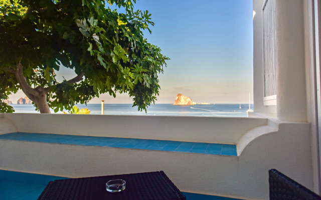 Hotel Eunymos - Trattoria Da Francesco Panarea