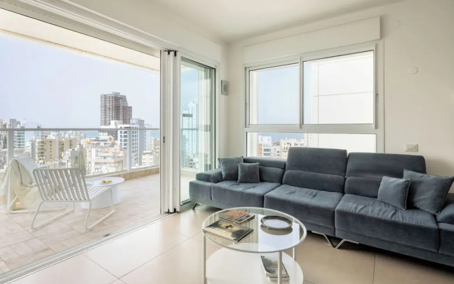 Seaside High-Rise Apt by Sea N' Rent