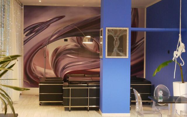 Blue Shades Aparthotel