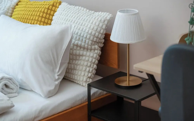 Wroclaw Apartment With Desk by Renters