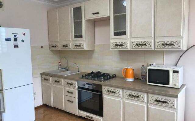 1 komnatnaja kvartira na Zharbosynova 71