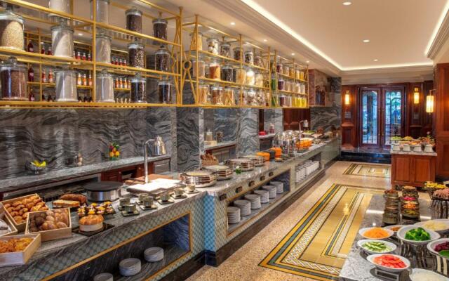 Silk Path Grand Hue Hotel