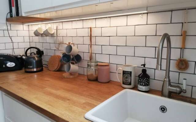 Stylish 2 Bedroom Apartment Stoke Newington