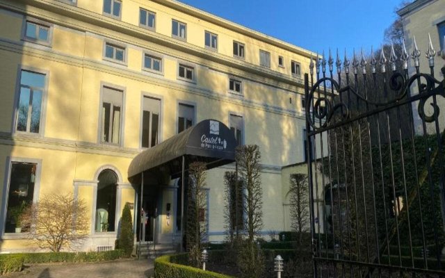 Castel de Pont-à-Lesse Hotel