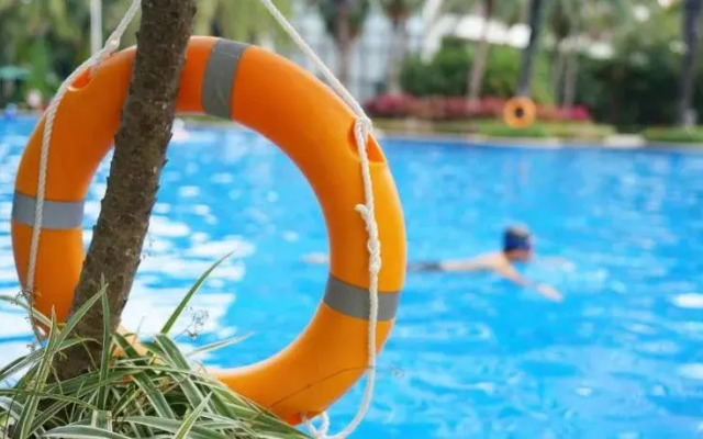 Sanya Bay Yingyuan Linhai Theme Hotel