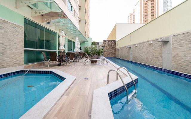 PDE - Aptos em prédio com piscina, perto do Hospital das Clínicas