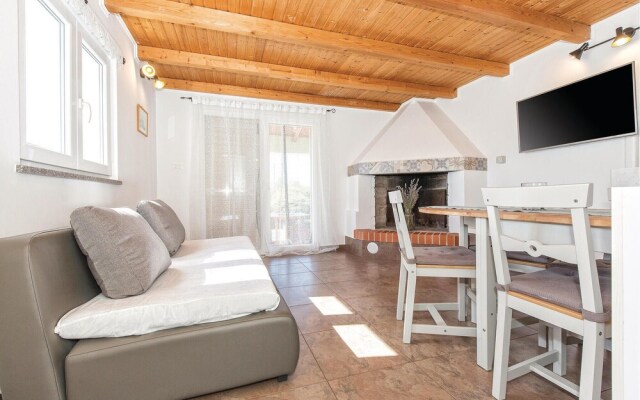 Amazing Home in Koromacno With Wifi and 2 Bedrooms