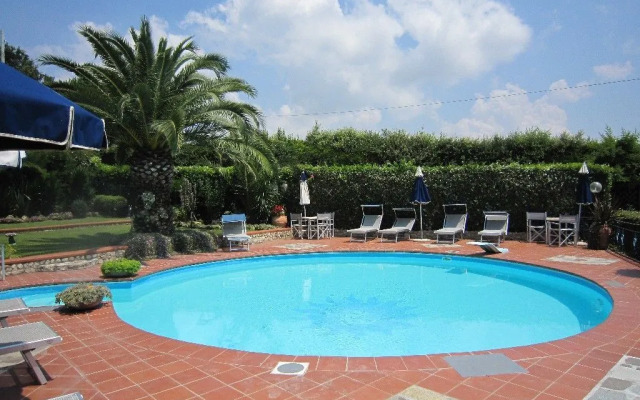 L'uliveta del Luschi Villa, piscina privata e campo da tennis, playground, wi-fi & pet friendly