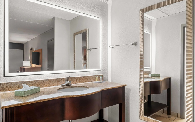 Days Inn by Wyndham Statesboro