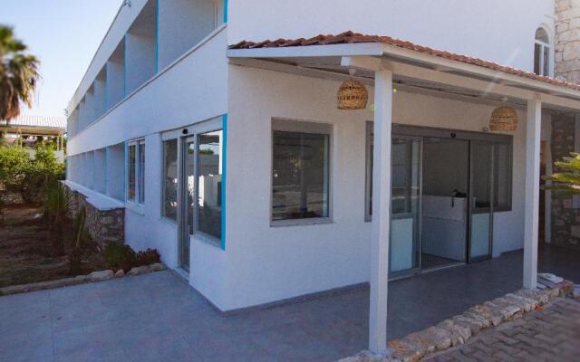 Mojo Otel Beach
