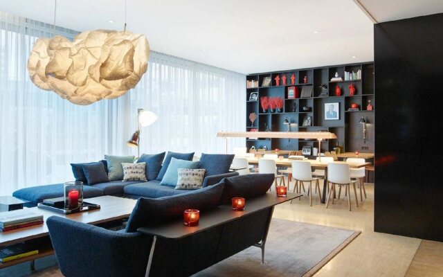 citizenM Schiphol Airport