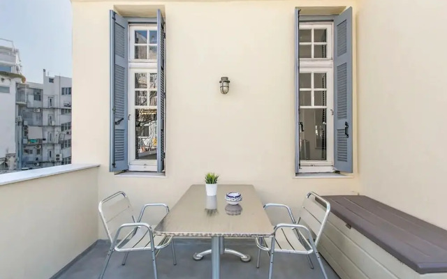 Spacious Apartment in Plaka Athens A3