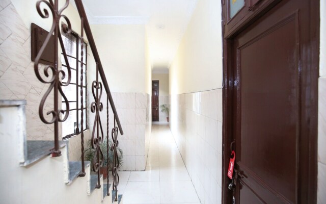 OYO 12967 Hotel Simran