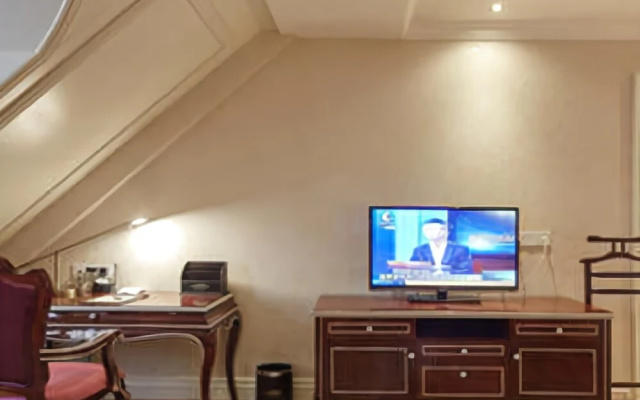 Cezanne Manor Hotel & Resort