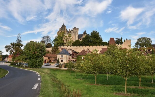 Spacious Holiday Home With Private Swimming Pool in Vitrac