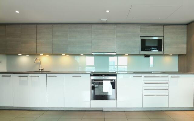 Stunning 2 Bedroom Great Location