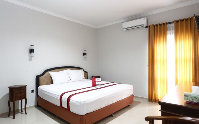 RedDoorz Plus near Adisucipto Airport 2