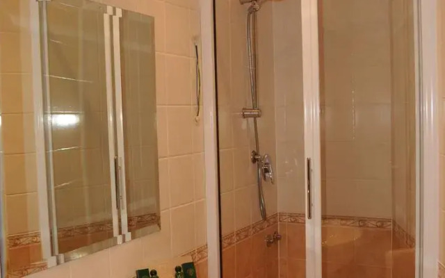 Colonna Room Rental