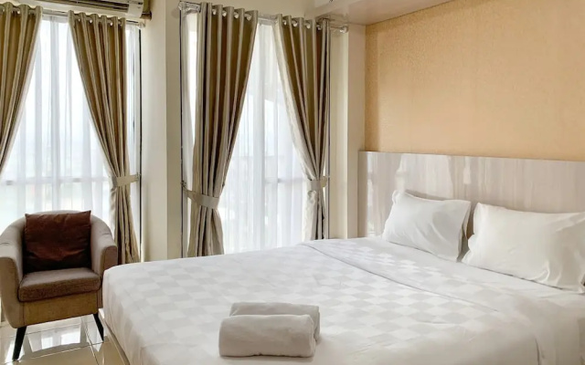 Modern Look And Comfy Studio Tifolia Apartment