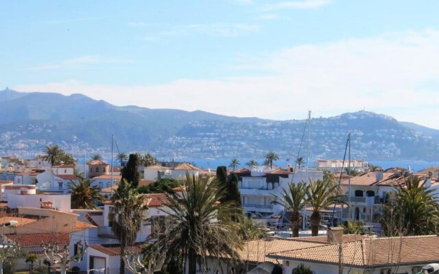 Apartment With 2 Bedrooms in Empuriabrava, With Wonderful sea View, Fu