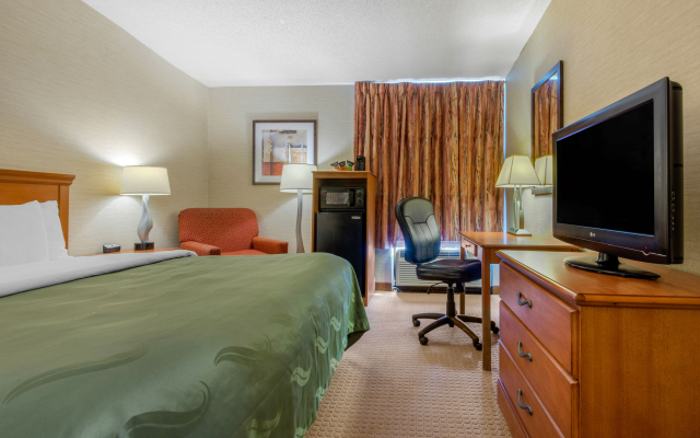 Quality Inn & Suites Gibsonia - Pittsburgh North