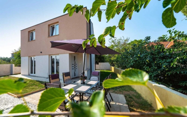 Urban and quiet holiday house Bianca