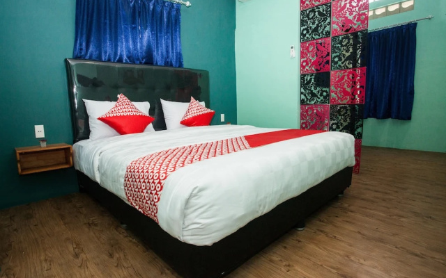 OYO 1052 Sentosa Jaya Guest House Syariah – Guest Rooms – Medan