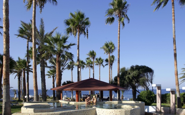Leonardo Plaza Cypria Maris Beach Hotel & Spa