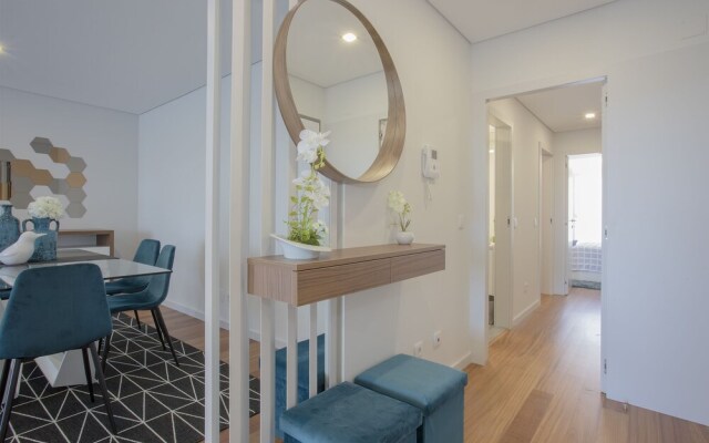 Liiiving- Luxury River View Apartment II