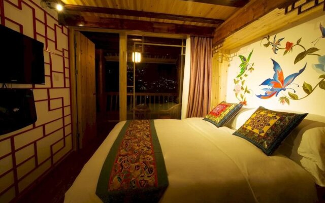 Xijiang Huayin Holiday Hotel