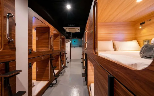 JPOD Capsule Hotel