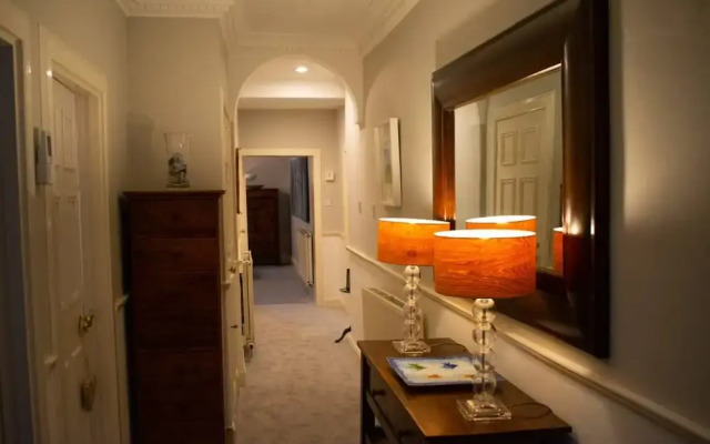 Homely and Traditional New Town Property-2 Bedroom