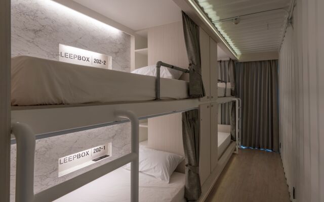 Sleep Box Sukhumvit 22 - Hostel