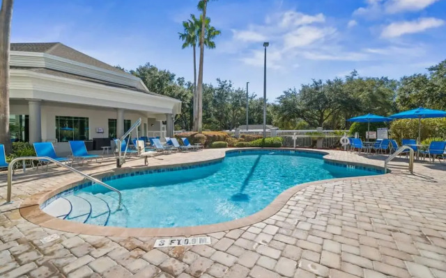 1BR Free Shuttle to Disney Parks