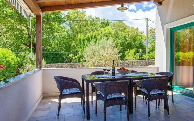 Villa Tara With a Beautiful Heated Pool