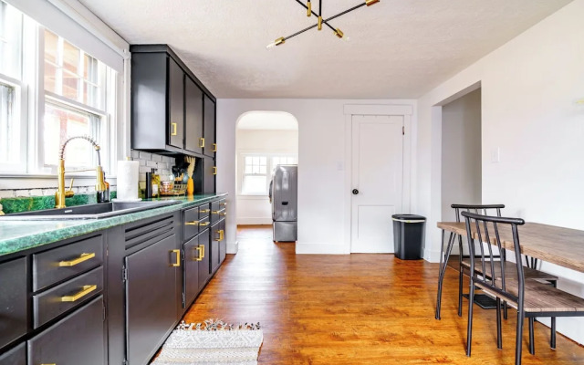 Jungle House Luxury Stays - Downtown Chillicothe