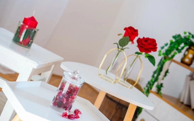 Apartment Red
