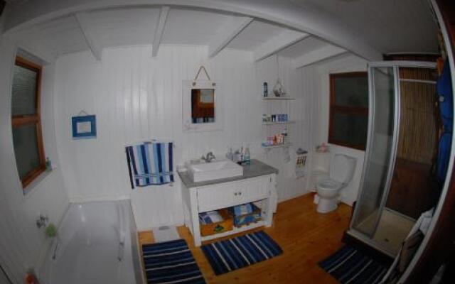 Dolphin Lodge
