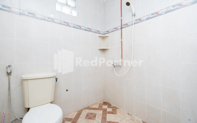 OYO 143 Dukuh Kupang Residence