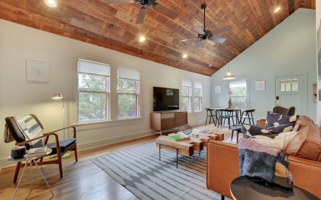 Oak-Shaded House in Bouldin - 2 Br Home