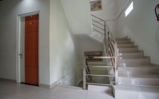 OYO 958 Penginapan Timur