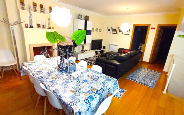 Oceanview Duplex shared Pool & Beach Sesimbra