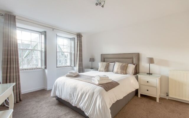 Historic flat on Royal Mile