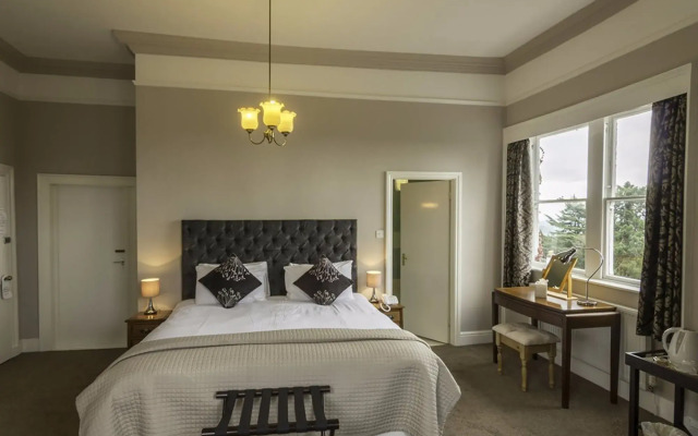 The Mount Pleasant Hotel