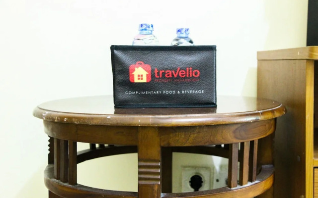 Simply Studio At Green Park View Apartment