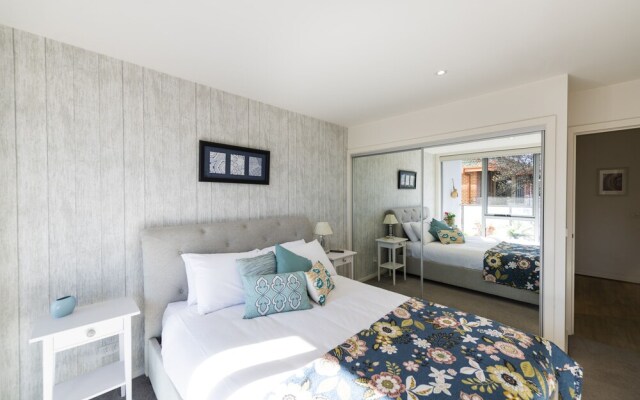 Accommodate Canberra - Envy