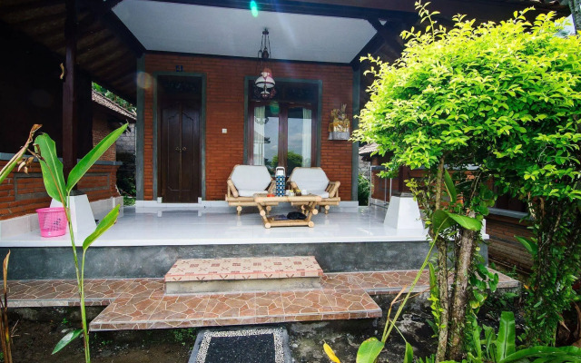 Puji Bungalow & Hostel