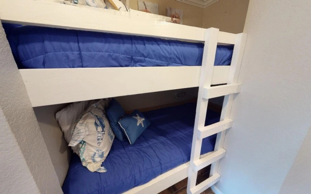 Seascape 2107 1 Bedroom Condo by RedAwning
