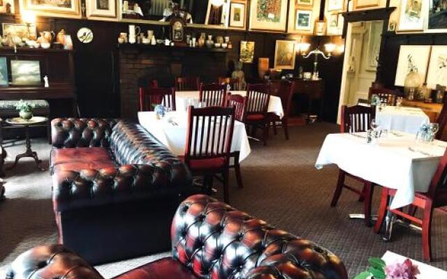 The Chalet Guesthouse And Studio