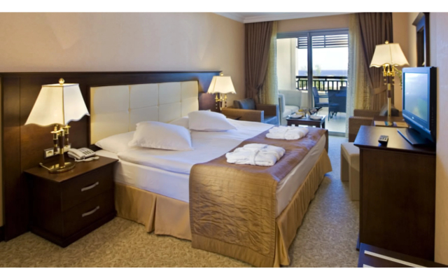 Latanya Park Resort 